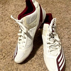 Adidas    Cleats  Mens/ Boys  Size 9.5   Look Brand New